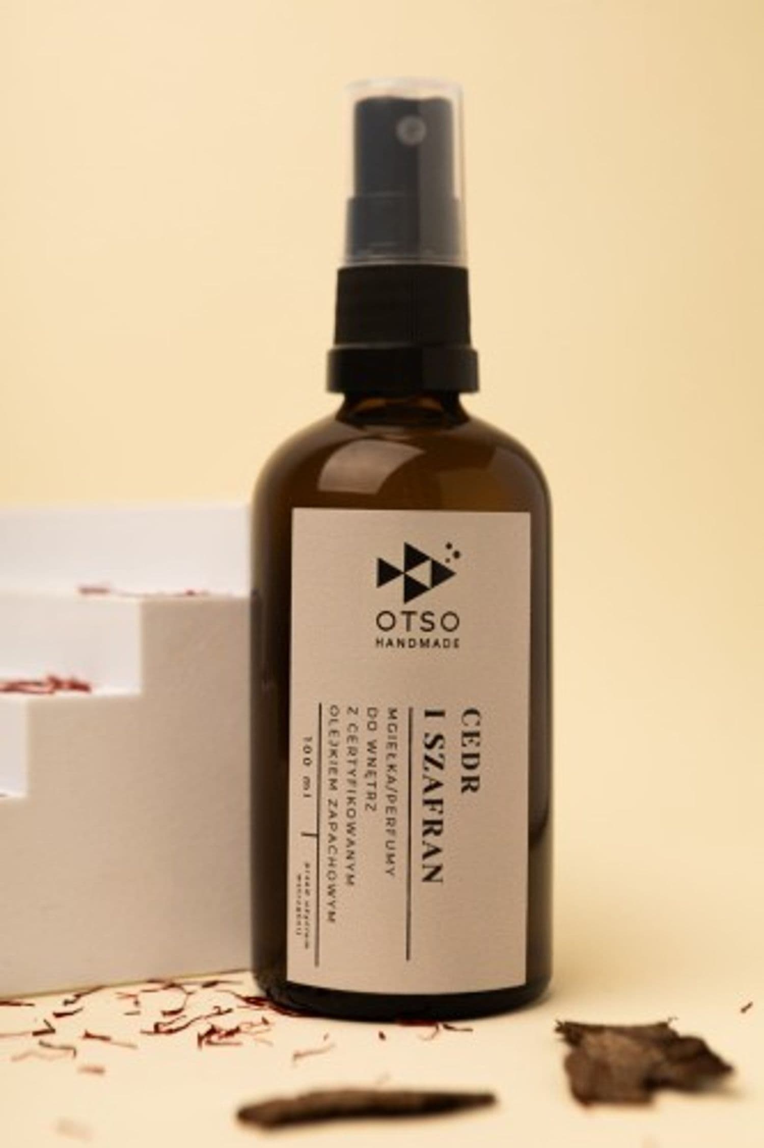Odświeżacz powietrza Cedr i szafran - perfumy do wnętrz - mgiełka zapachowa - zapach do samochodu - 100 ml